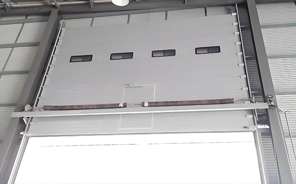 金塔工业滑升门