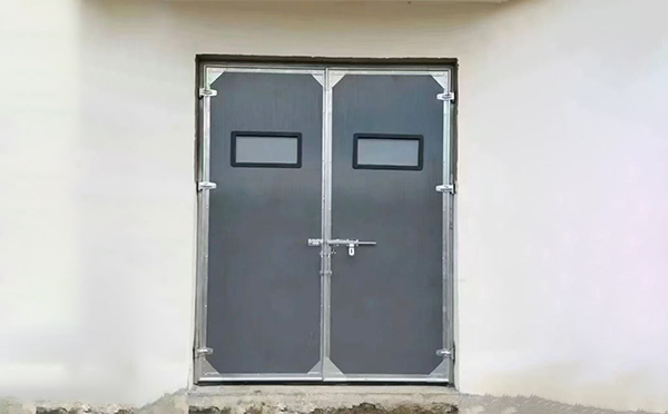 金塔工业门在高温作业区域的运行表现 金塔工业门在高温作业区域的运行表现